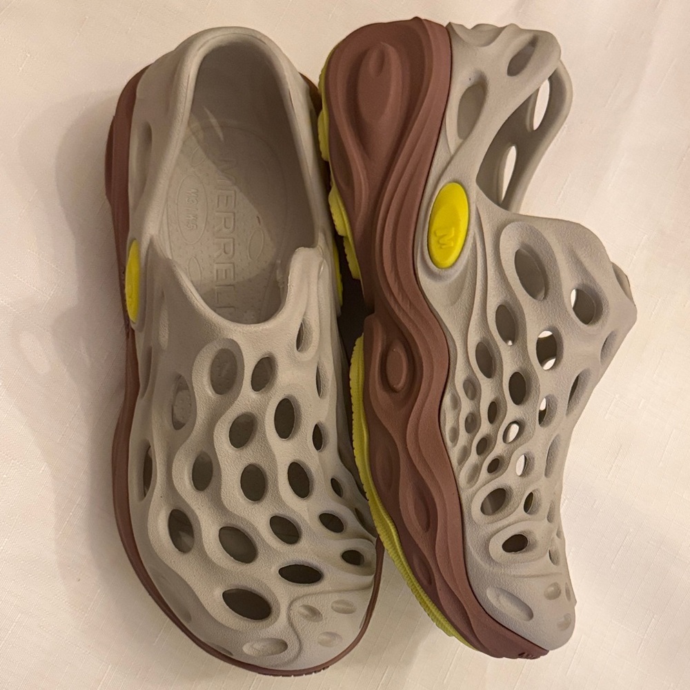 Merrell Hydro Next Gen Mocs.   Silver/Antler.  NEW